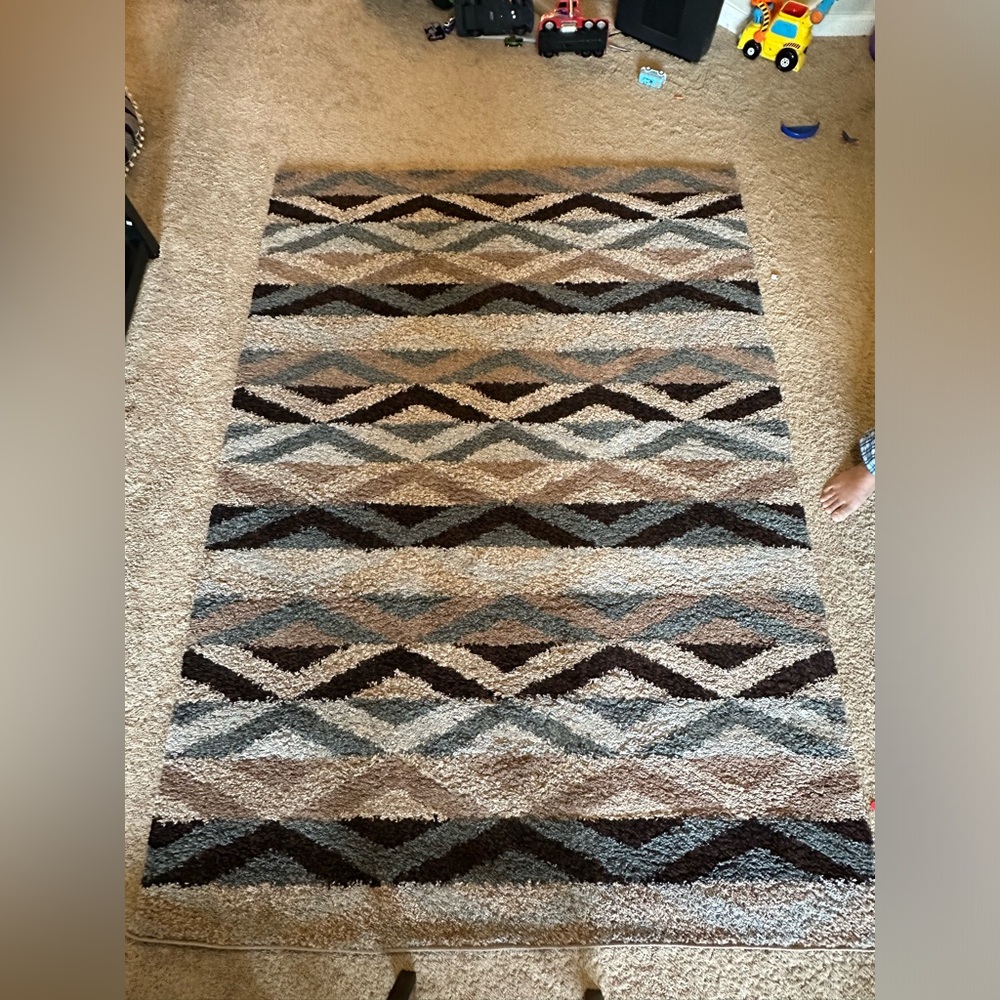 Carpet - Picture 5 of 7